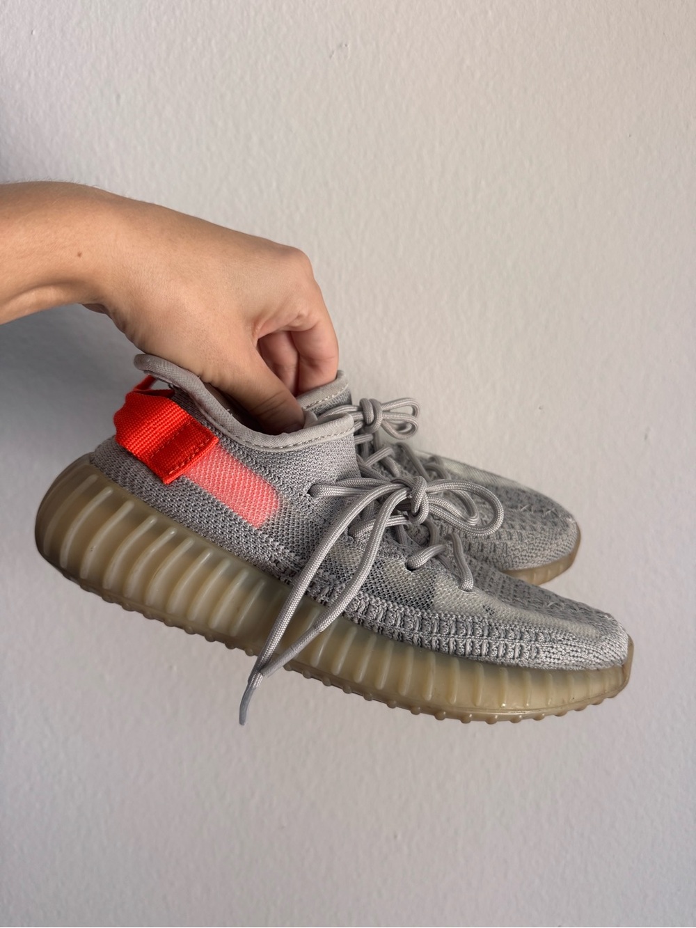 adidas Yeezy Boost 350 V2 Tail Light women size 5